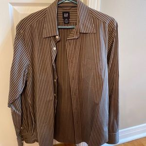 2 for $15. Men’s Gap dress shirt